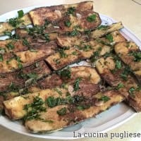 Calabacín en masa con perejil y albahaca Calabacín en masa con perejil y albahaca