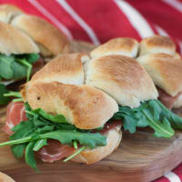 Pan trenzado con queso parmesano. paso 4