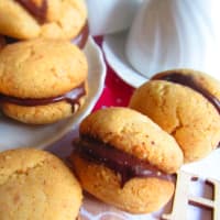 Baci Di Dama (ricetta classica alle nocciole)