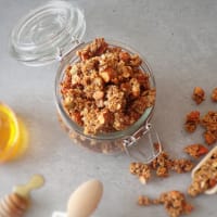 Banana granola