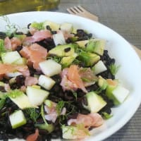 Arroz Venere Con Manzana Verde, Aguacate Y Salmón