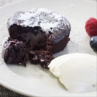Chocolate cakes with a melting heart!