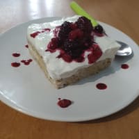 Pretend cheesecake with berries