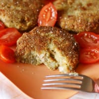 Broccoli and light salmon burger