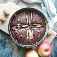 Apple and walnuts cake