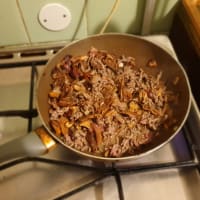 Gratin meat and mushroom pie step 2