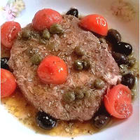 Pan-fried tuna steak