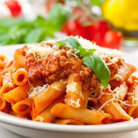 Pasta con ragout de salchicha