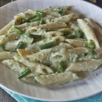 Penne with green beans and goat cheese