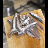 Whole-wheat Fettuccine with Fresh Anchovies and Cherry Tomatoes step 3