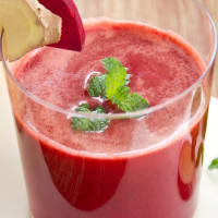 Beetroot, ginger and apple smoothie