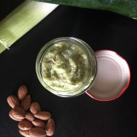 Pesto rápido de calabacín, puerro y almendras Pesto rápido de calabacín, puerro y almendras
