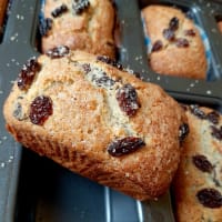 Plumcake integrali senza glutine con miele e uvetta