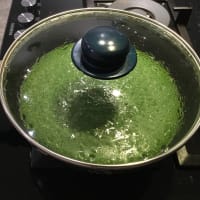 Spinach omelette with top blender