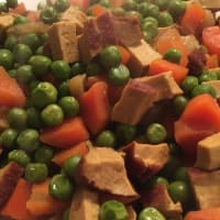 Tasty stew with smoked tofu