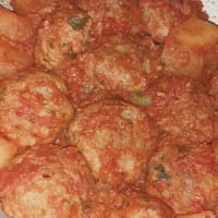 Polpette in umido con patate