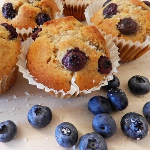 Whole wheat muffins with blueberries