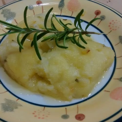 puré de patatas con romero y ajo