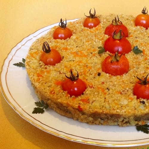 Cake quinoa and vegetables