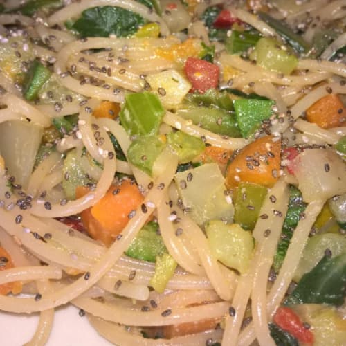 Soy spaghetti with vegetables and chilli