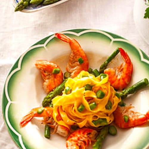 Pasta con scampi ed asparagi