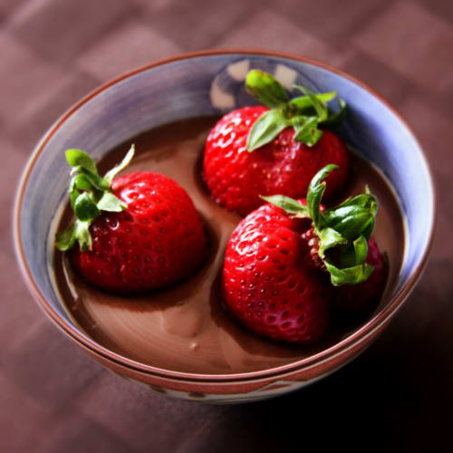 chocolate con menta y fresas