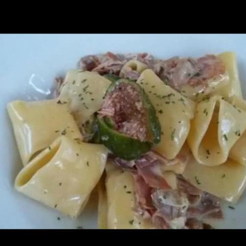 paccheri jamón e higos