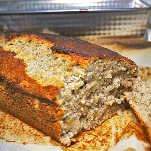 Pan de plátano y de la luz libre de gluten