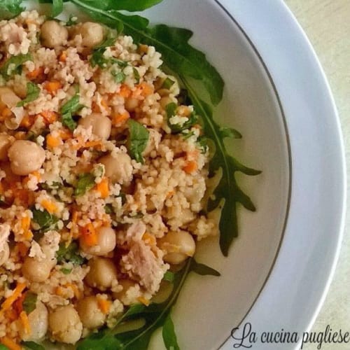 Cous cous con ceci, tonno e rucola