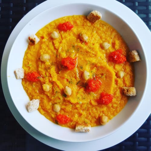 Velvety rustic carrots with lime and pepper cream