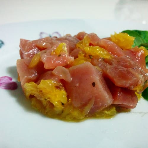 Tartar de atún con naranja