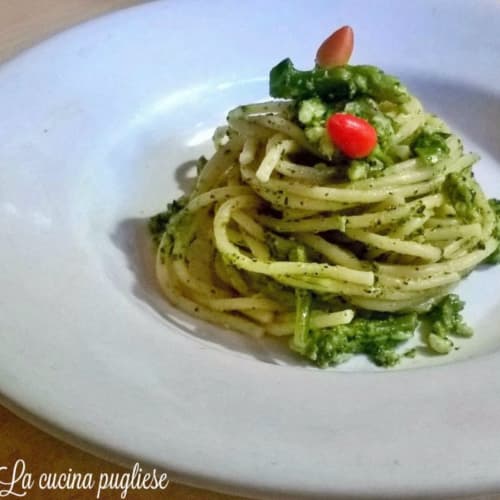 Pasta con broccoli pugliese