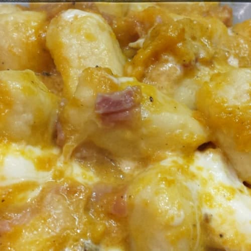 Potato gnocchi, spelled flour, pumpkin, cheese and ham