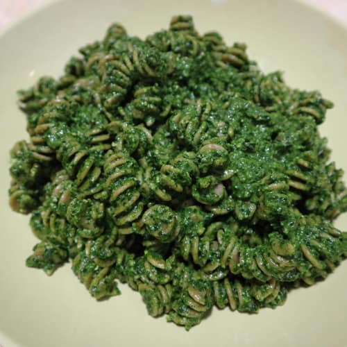 Fusilli con pesto de la col rizada