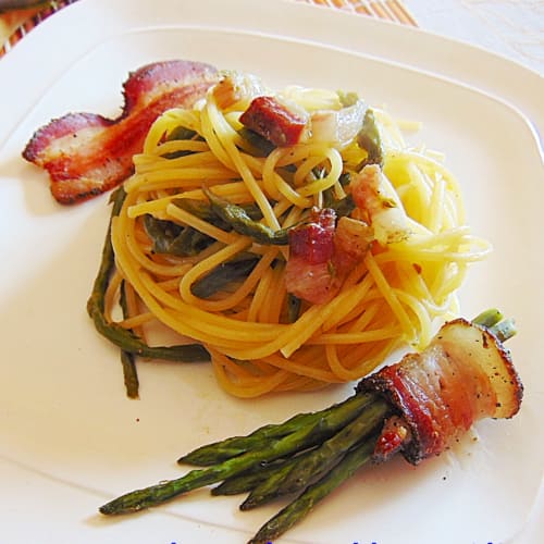 Spaghetti with asparagus and bacon