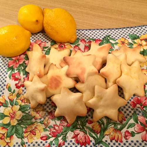 light iced lemon biscuits