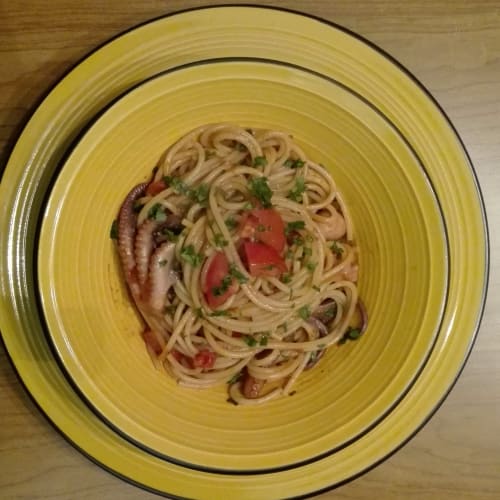 Spaghetti with squid