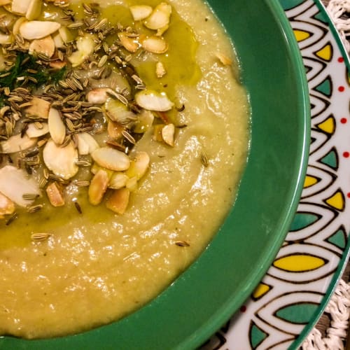 Crema de hinojo con almendras tostadas y semillas de hinojo