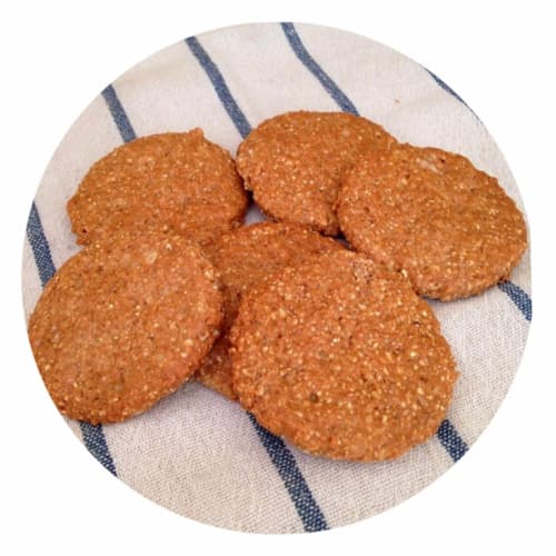 Spelled biscuits with almonds, cinnamon and maple syrup