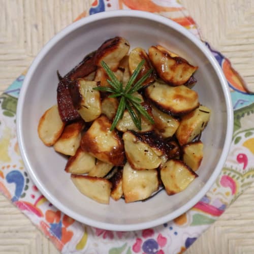 patatas cocidas al horno con ajo y romero