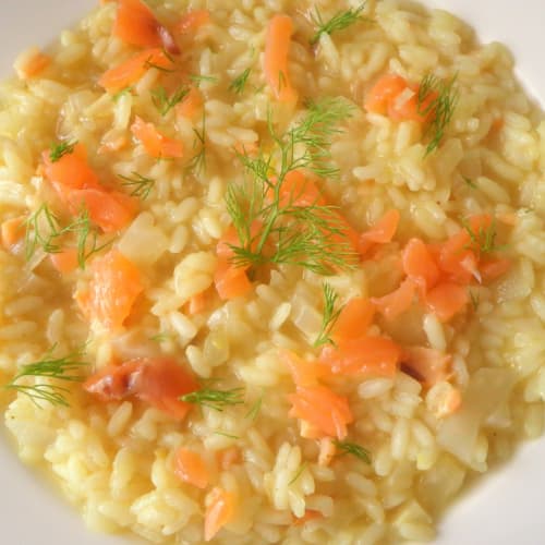 Risotto con salmón ahumado e hinojo