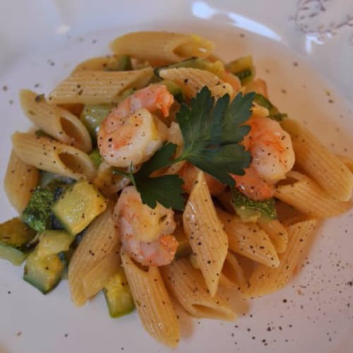 Penne rigate whole zucchini and shrimp