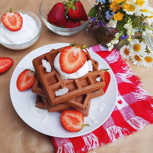 Waffle proteici cocco e cioccolato