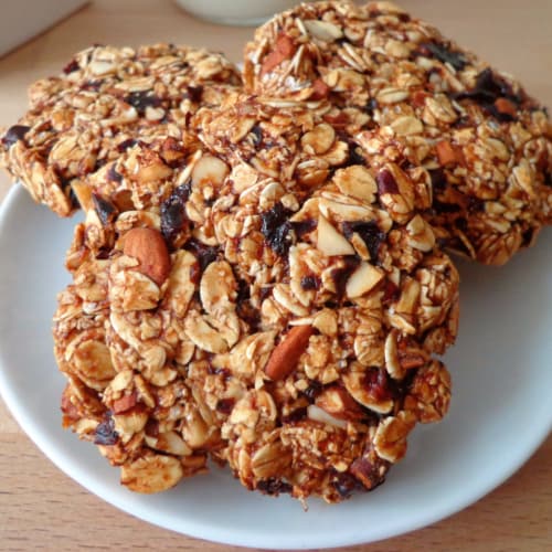 Galletas con las pasas, las almendras y la harina de avena