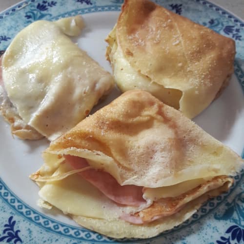 Crepes con achicoria y jamón