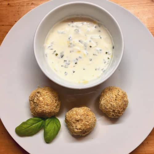 ALBÓNDIGAS coliflor con crema de yogur