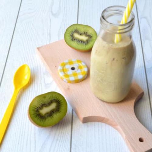 Smoothie with kiwi, coconut and banana