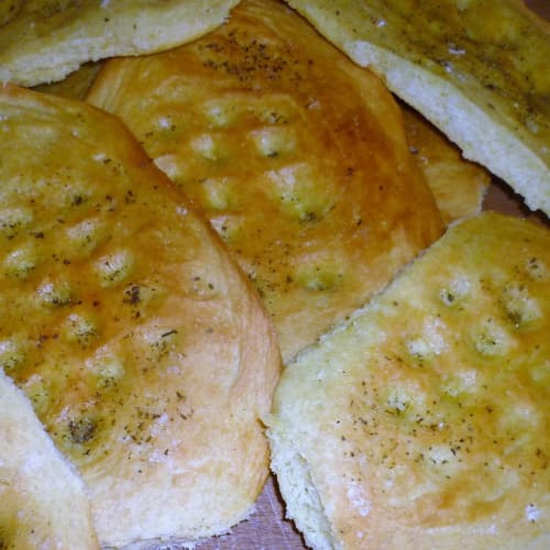 Focaccia oil with oregano and salt