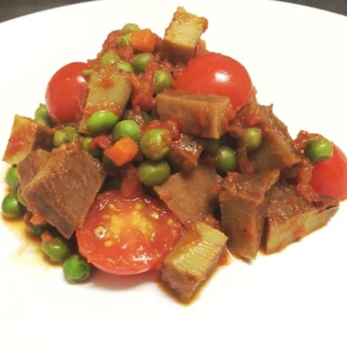 Guiso de VEGAN SEITAN Y GUISANTES