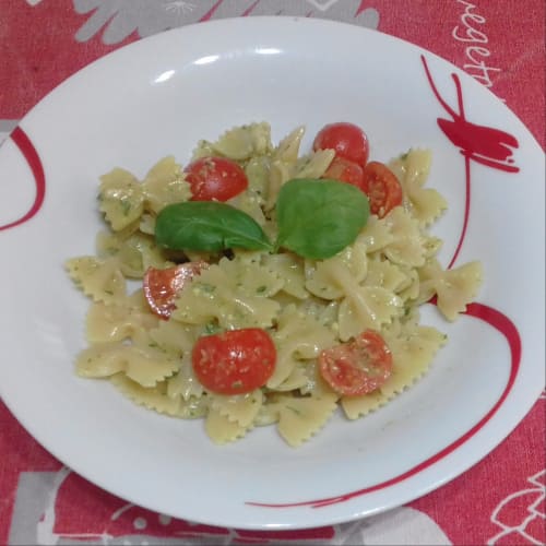 Farfalle con pesto de tomate ...